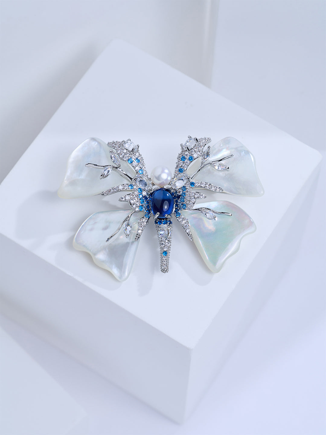Top Grade Freshwater Pearl Brooch WC00142 | BUTTERFLY