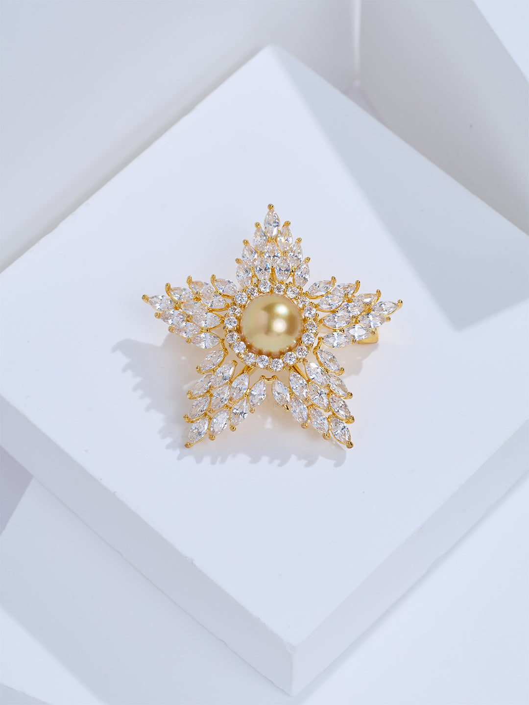 Top Lustre South Sea Golden Pearl Brooch WC00144
