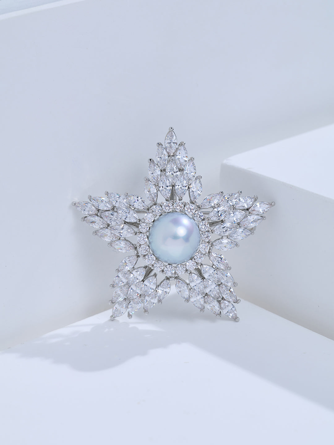 Top Lustre South Sea White Pearl Brooch WC00145
