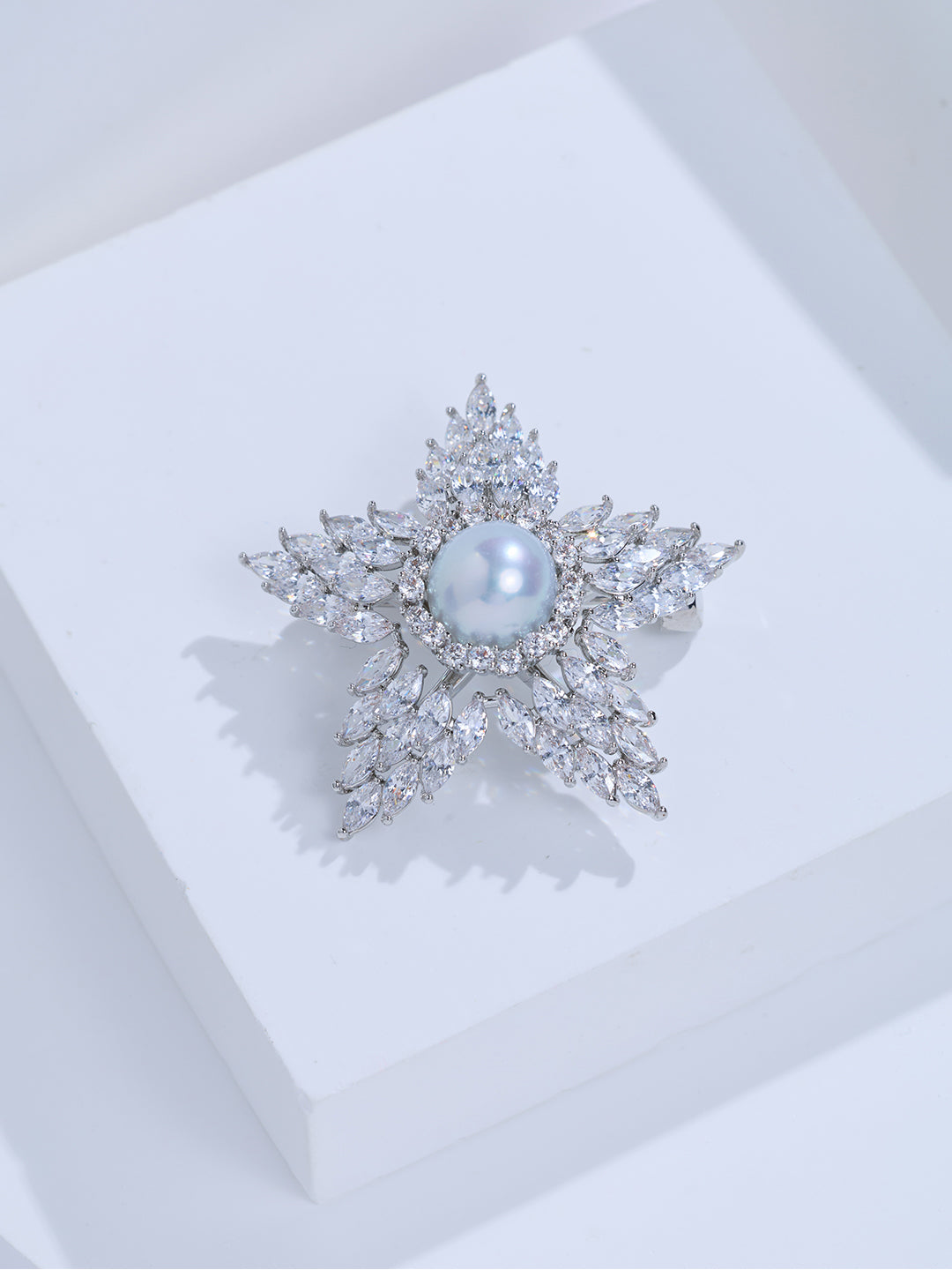 Top Lustre South Sea White Pearl Brooch WC00145