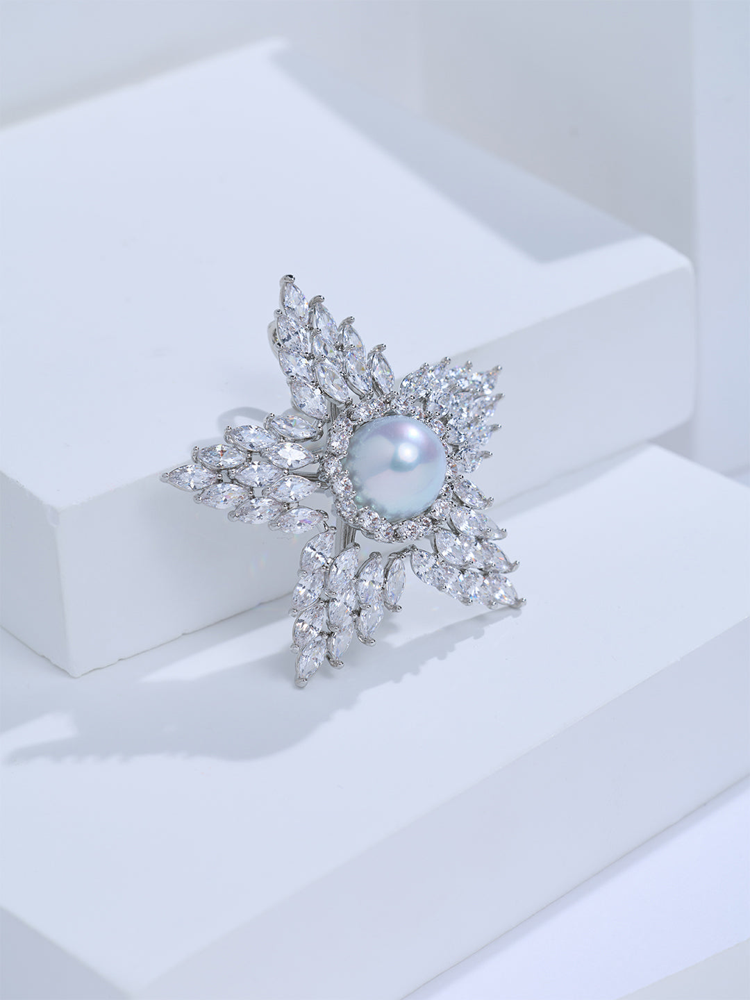 Top Lustre South Sea White Pearl Brooch WC00145