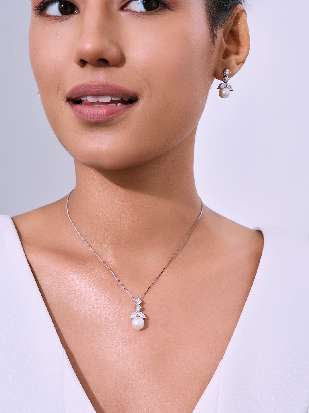 Kalung Mutiara Air Tawar yang Elegan WN00314