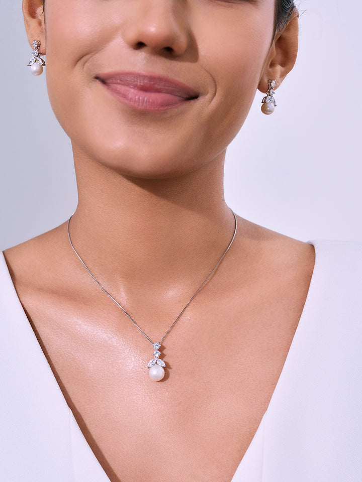 Kalung Mutiara Air Tawar yang Elegan WN00314