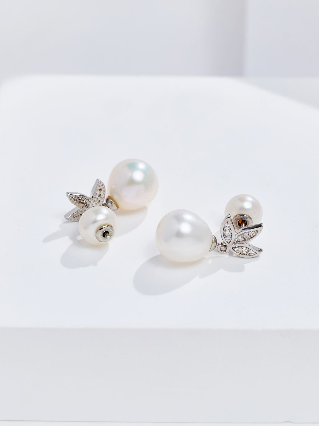 Elegant Freshwater Pearl Earrings WE00055