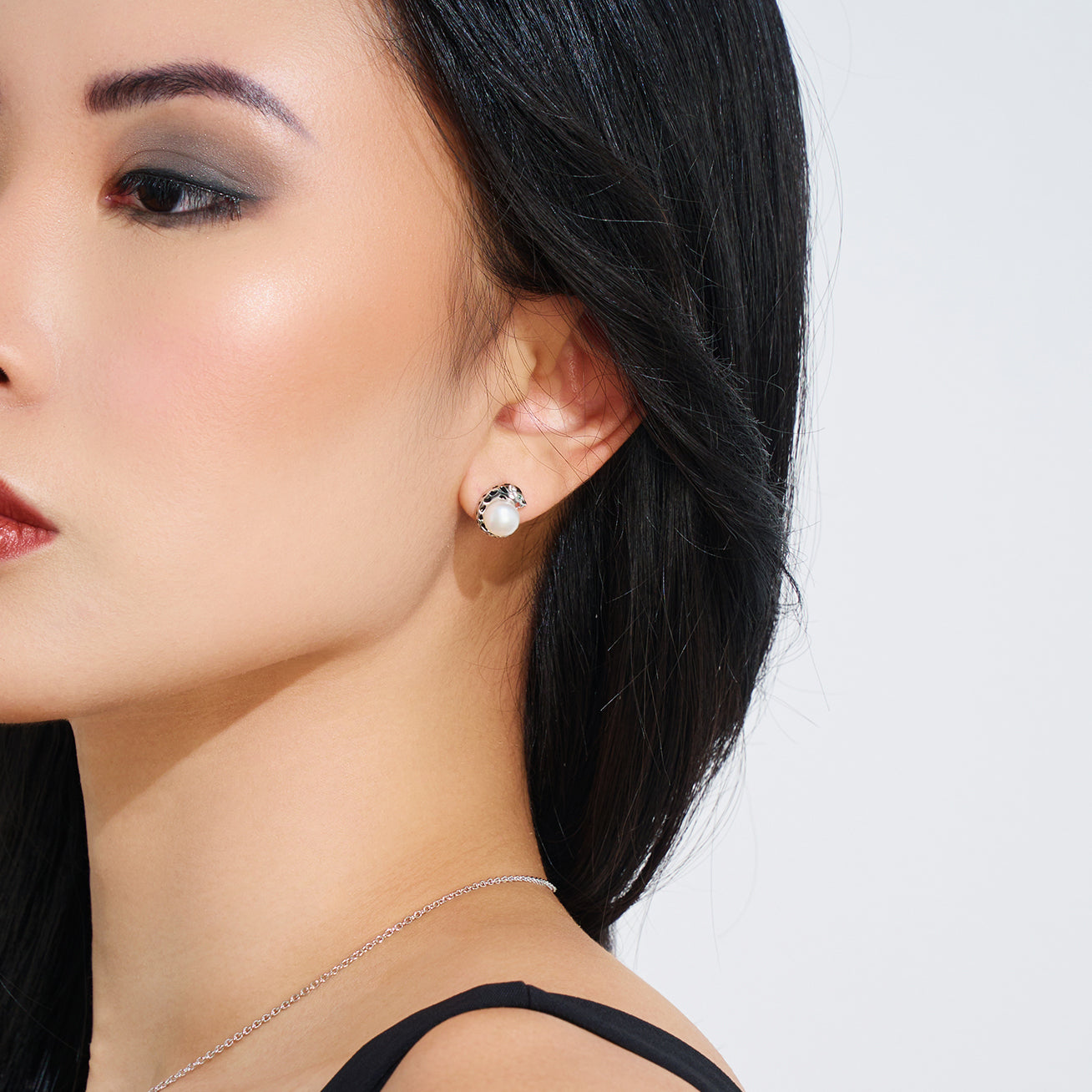 Panther Freshwater Pearl Earrings WE00119 | SAFARI - PEARLY LUSTRE