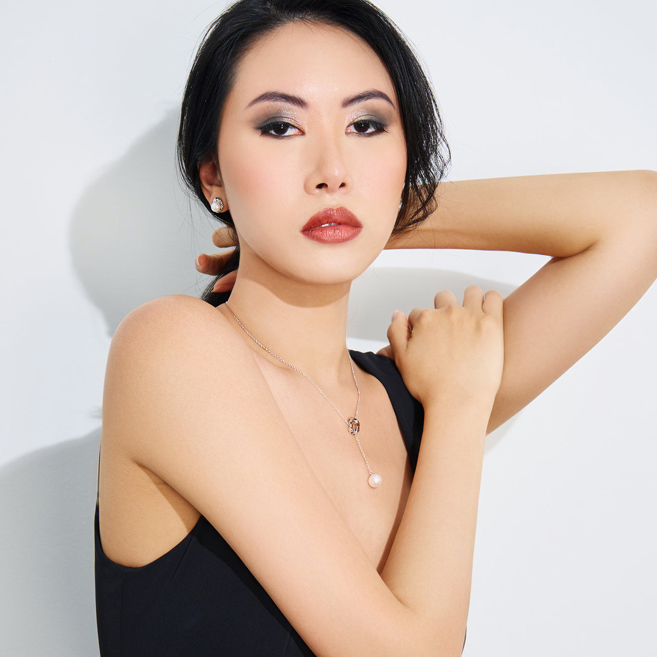 Panther Freshwater Pearl Earrings WE00119 | SAFARI - PEARLY LUSTRE