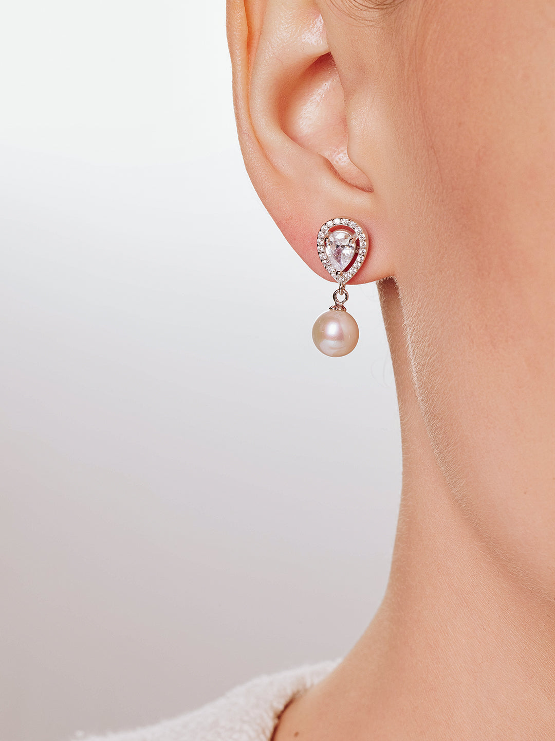 Anting-anting Mutiara Air Tawar yang Elegan WE00130