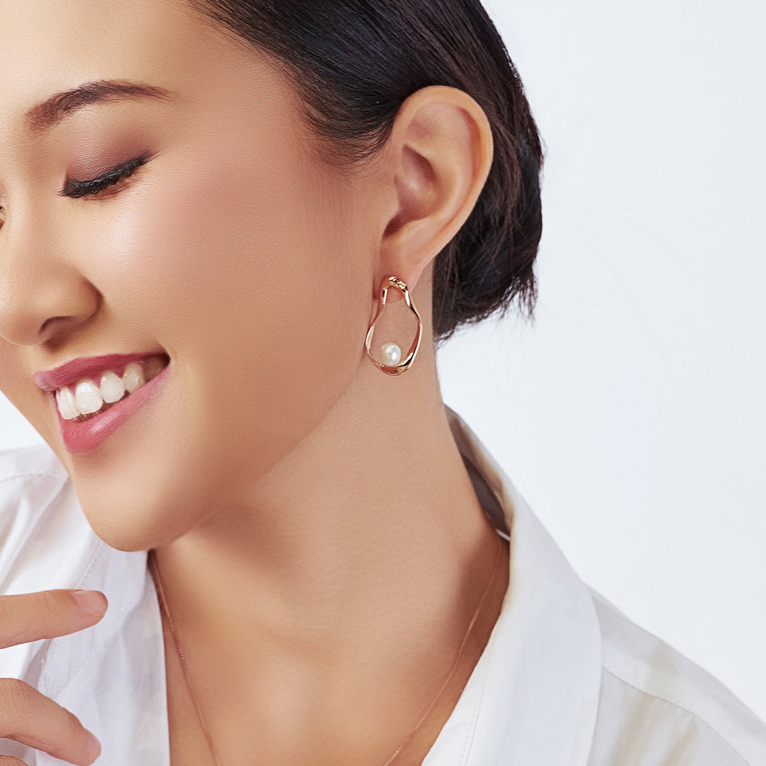 نيويوركر أقراط لؤلؤ المياه العذبة WE00150