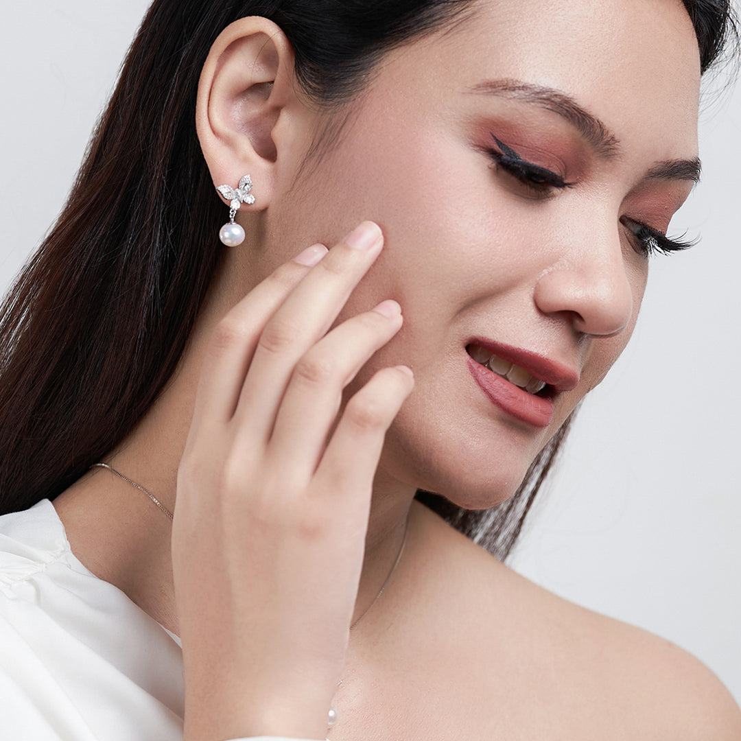 Elegant Pearl Earrings WE00179 | GARDENS - PEARLY LUSTRE
