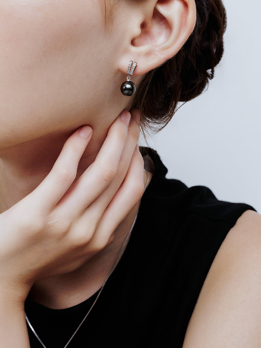 Anting-anting Mutiara Tahitian Air Masin yang Elegan WE00182