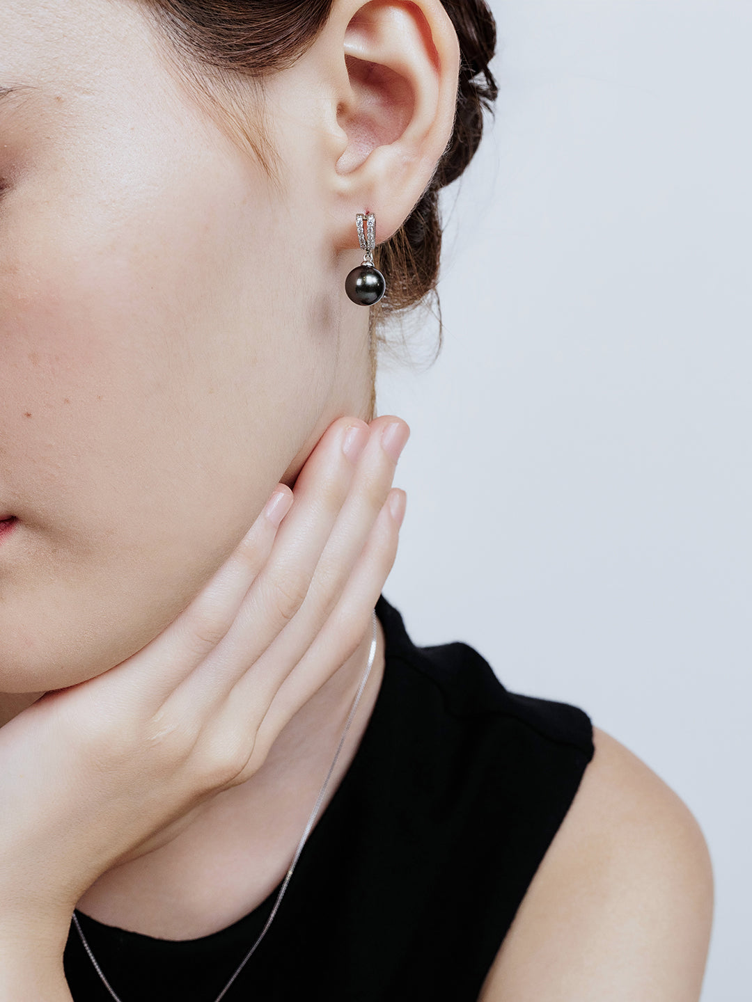 Anting-anting Mutiara Tahitian Air Masin yang Elegan WE00182