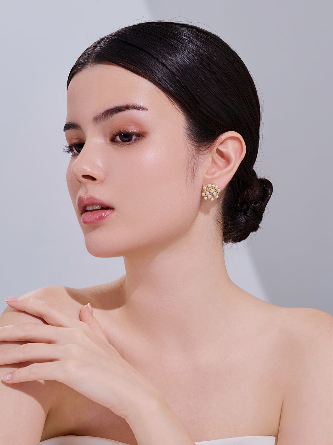 Elegant Freshwater Pearl Earrings WE00295