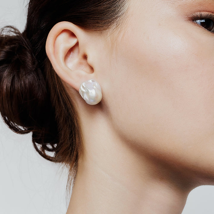 18K Gold Elegant Baroque Pearl Earrings KE00025