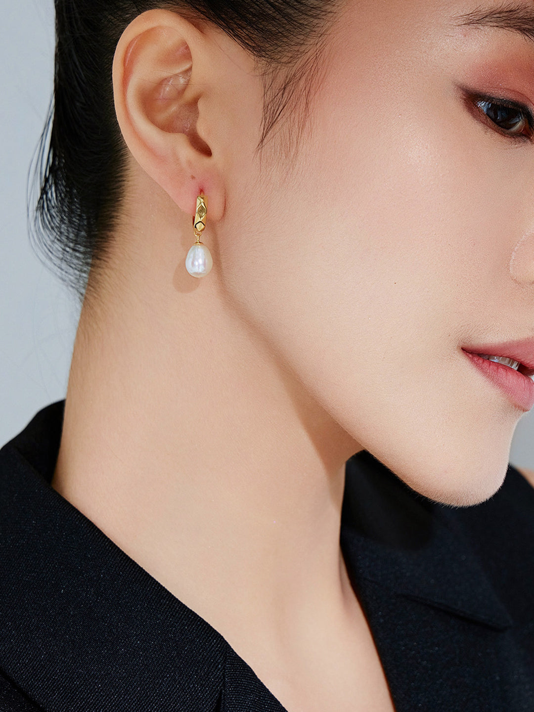 New Yorker Freshwater Pearl Earrings WE00352