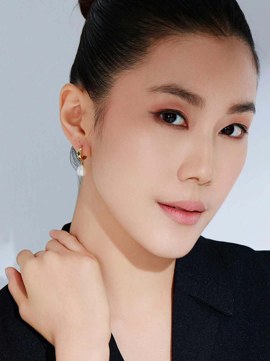 New Yorker Freshwater Pearl Earrings WE00352