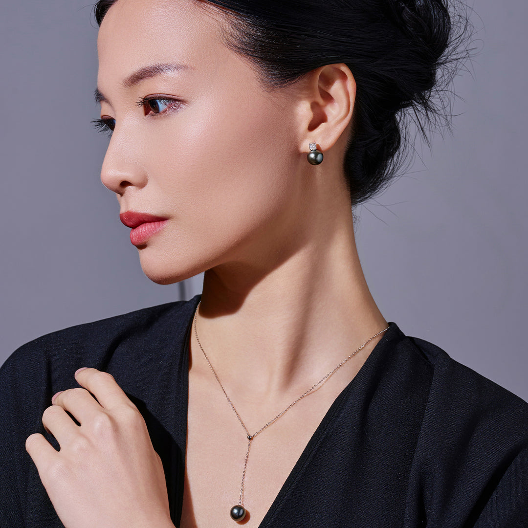 Collier élégant en or massif 18 carats avec perles de Tahiti d'eau salée KN00045