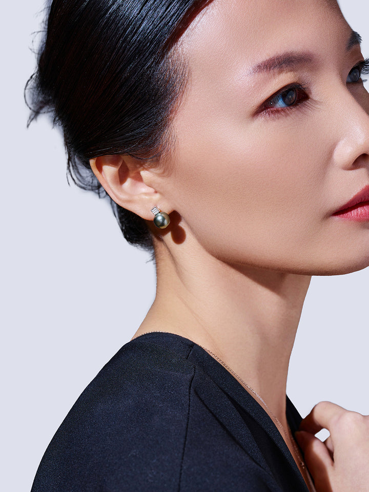 Elegant Tahitian Saltwater Pearl Earrings WE00402