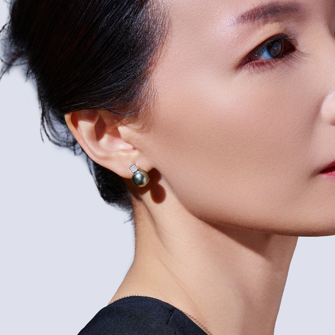 Elegant Tahitian Saltwater Pearl Earrings WE00402
