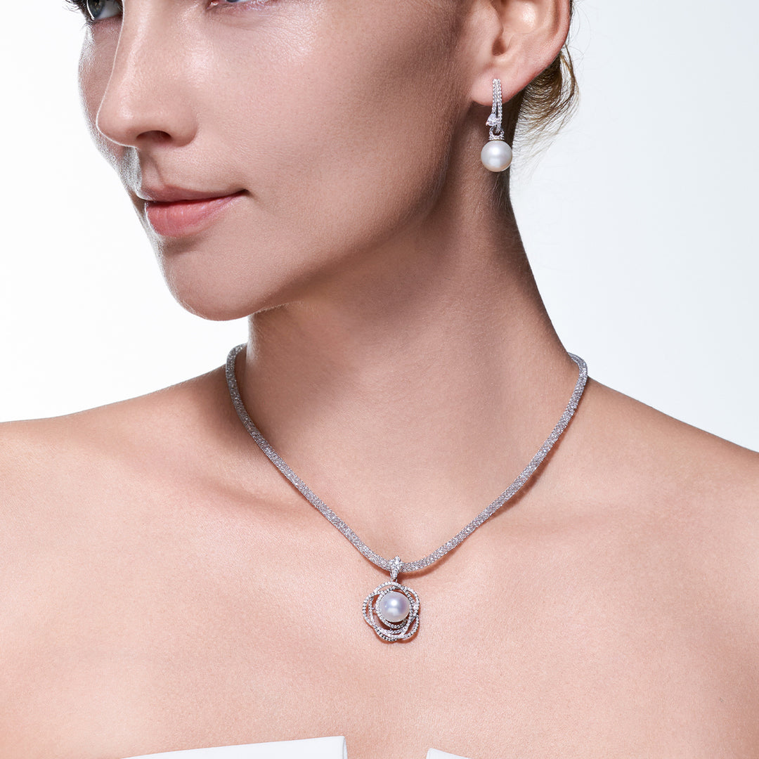 Collier en perles blanches de la mer du Sud à lustre supérieur WN00901