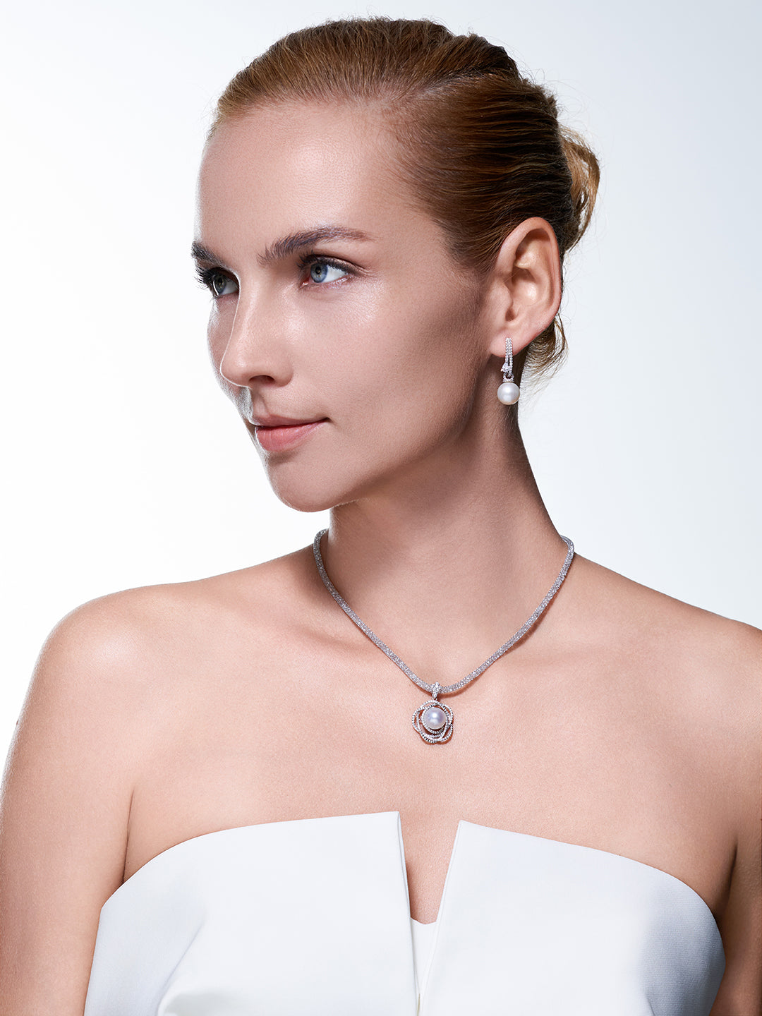 Top Lustre South Sea White Pearl Necklace WN00906