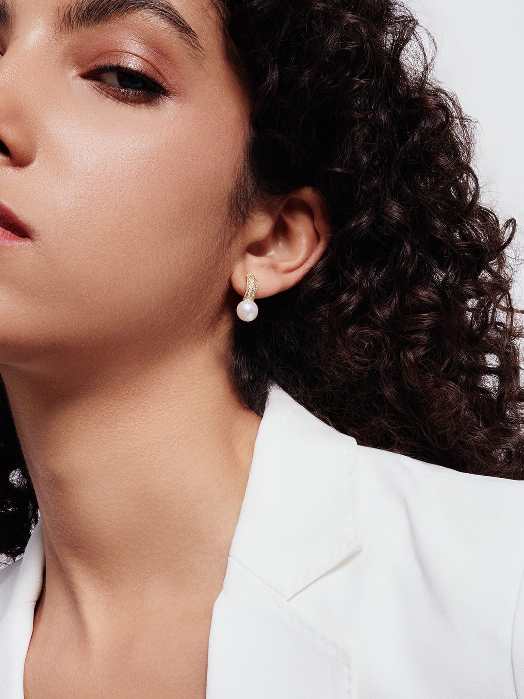 Elegant Freshwater Pearl Earrings WE00624