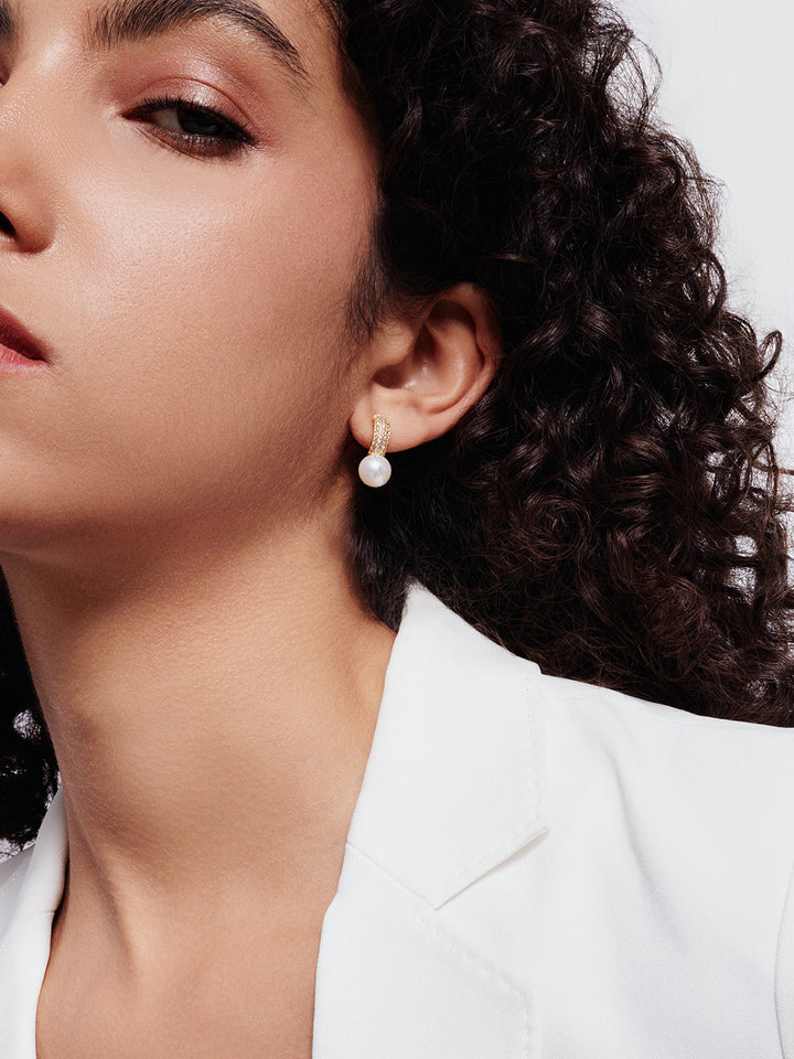 Elegant Freshwater Pearl Earrings WE00624