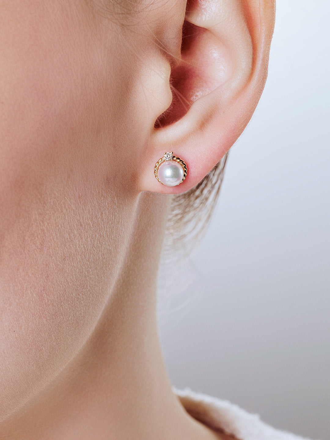Asian Civilisations Museum Freshwater Pearl Earrings WE00660 | ACM Collection
