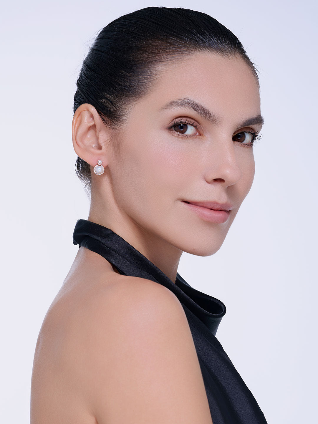 Pendientes elegantes de perlas de agua dulce WE00680