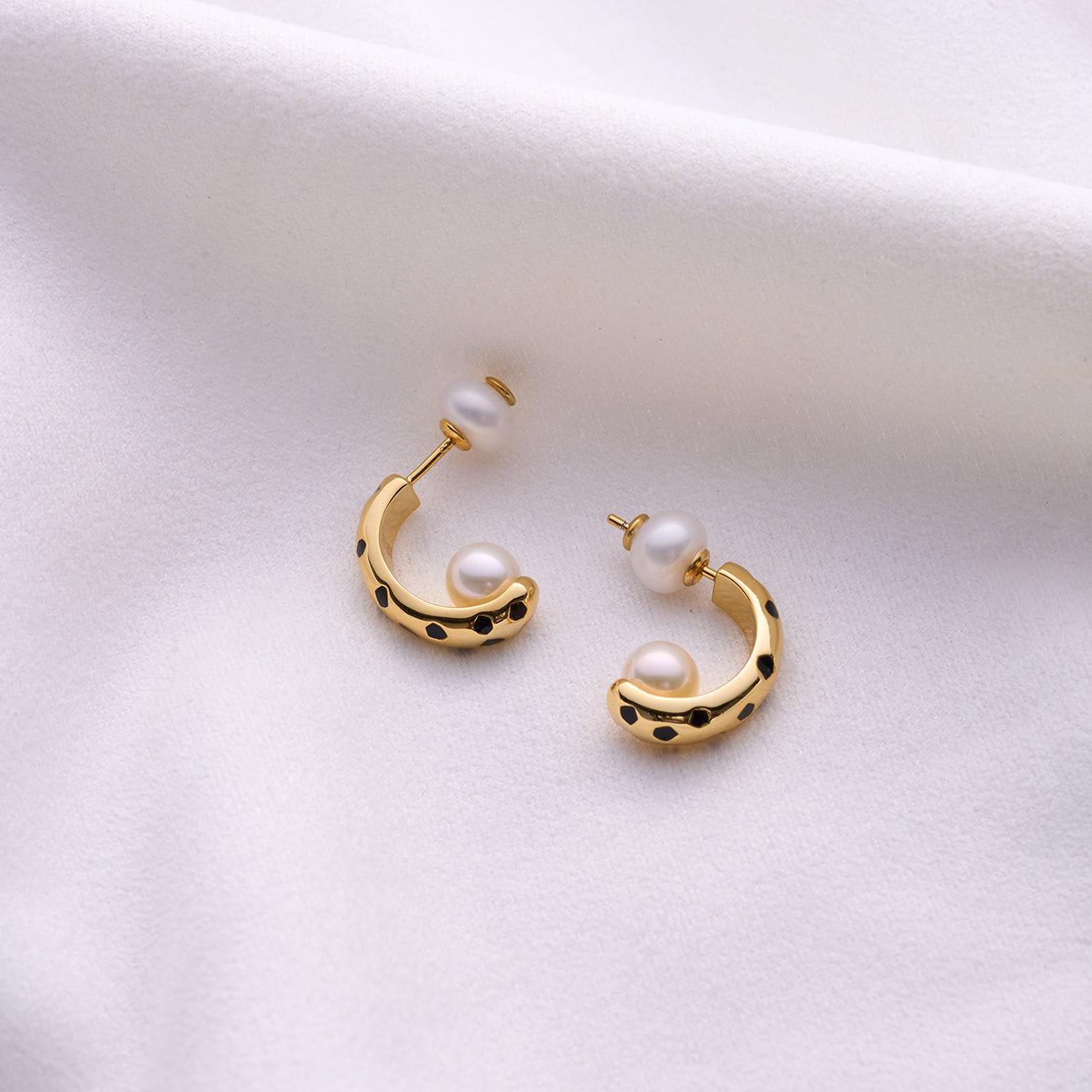Elegent Freshwater Pearl Earrings WE00790 | SAFARI - PEARLY LUSTRE