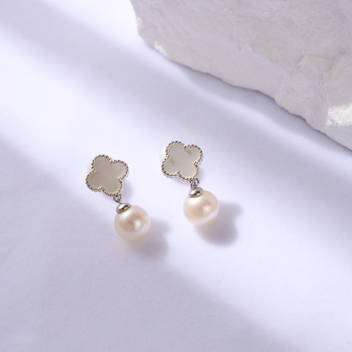 Elegant Freshwater Pearl Earrings WE00829