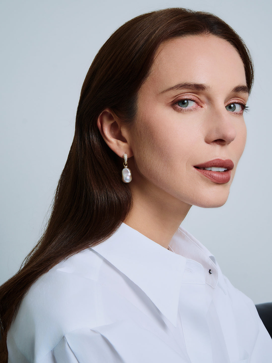 Elegant Baroque Pearl Earrings WE00875