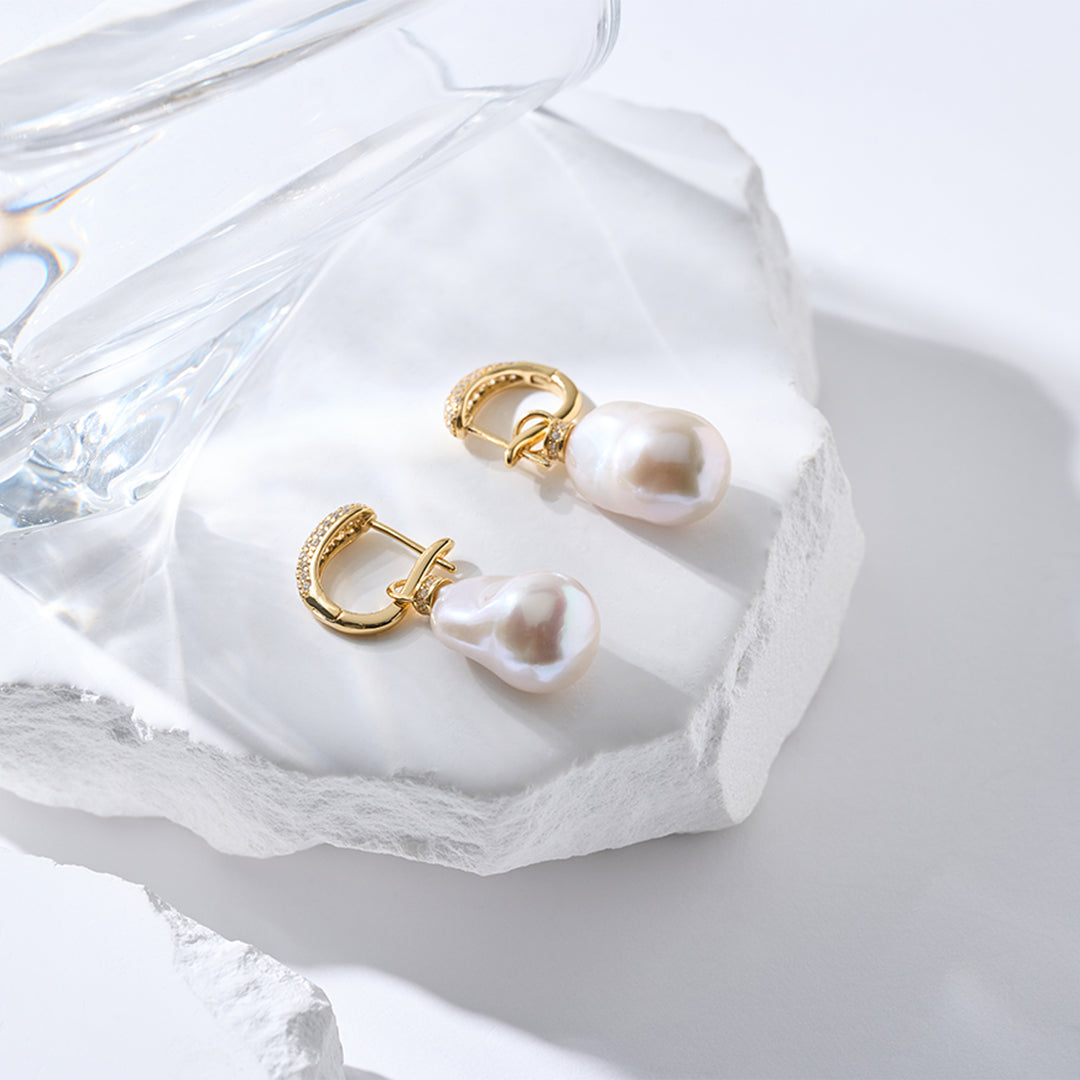 Elegant Baroque Pearl Earrings WE00875