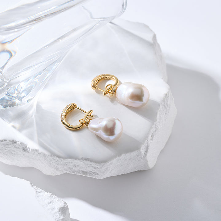 Elegant Baroque Pearl Earrings WE00875