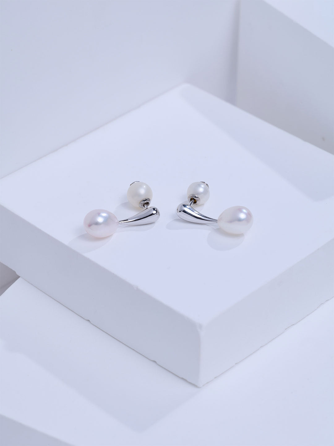 Top Grade Freshwater Pear Earrings WE01080 | FLUID