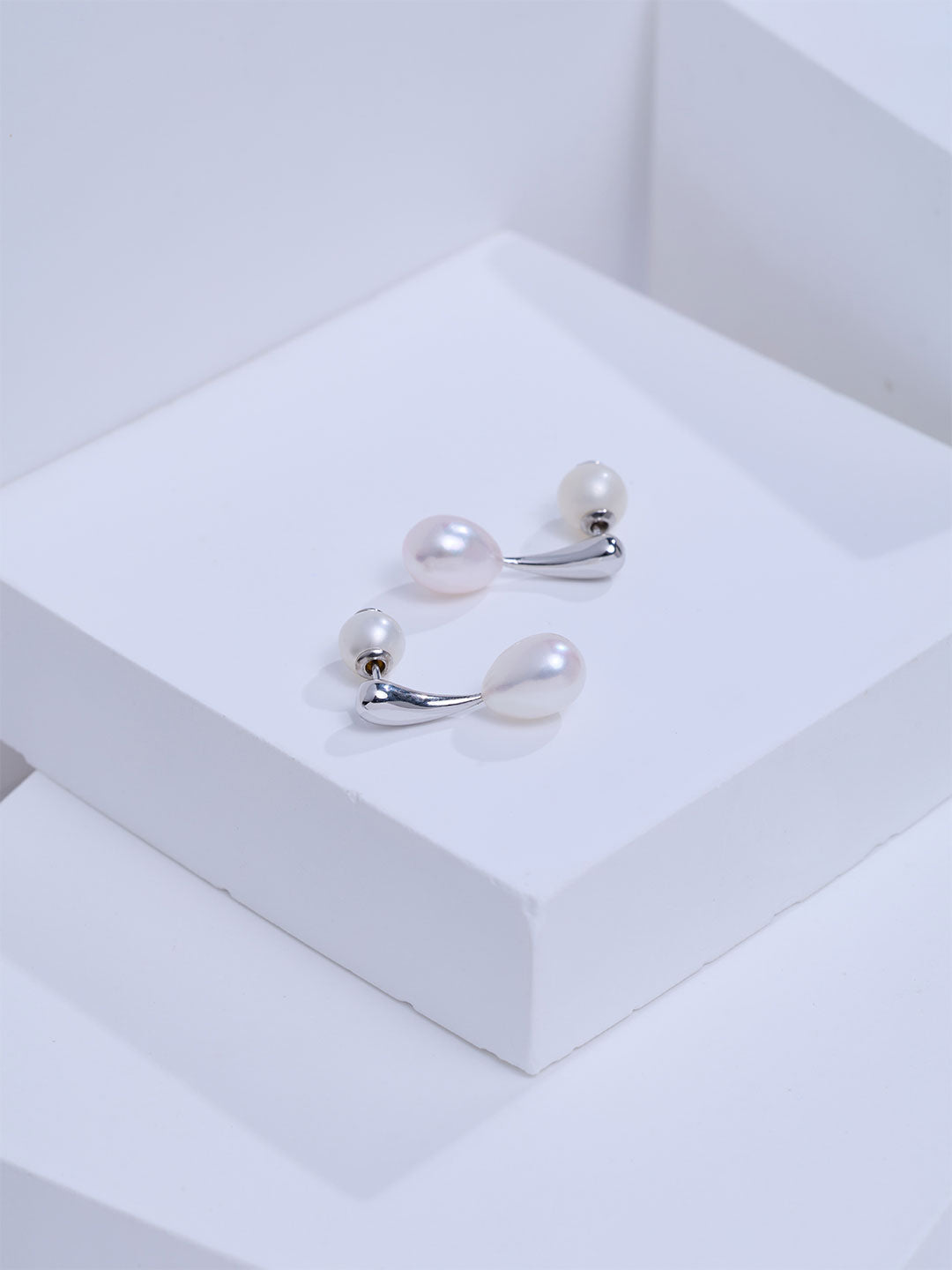 Top Grade Freshwater Pear Earrings WE01080 | FLUID