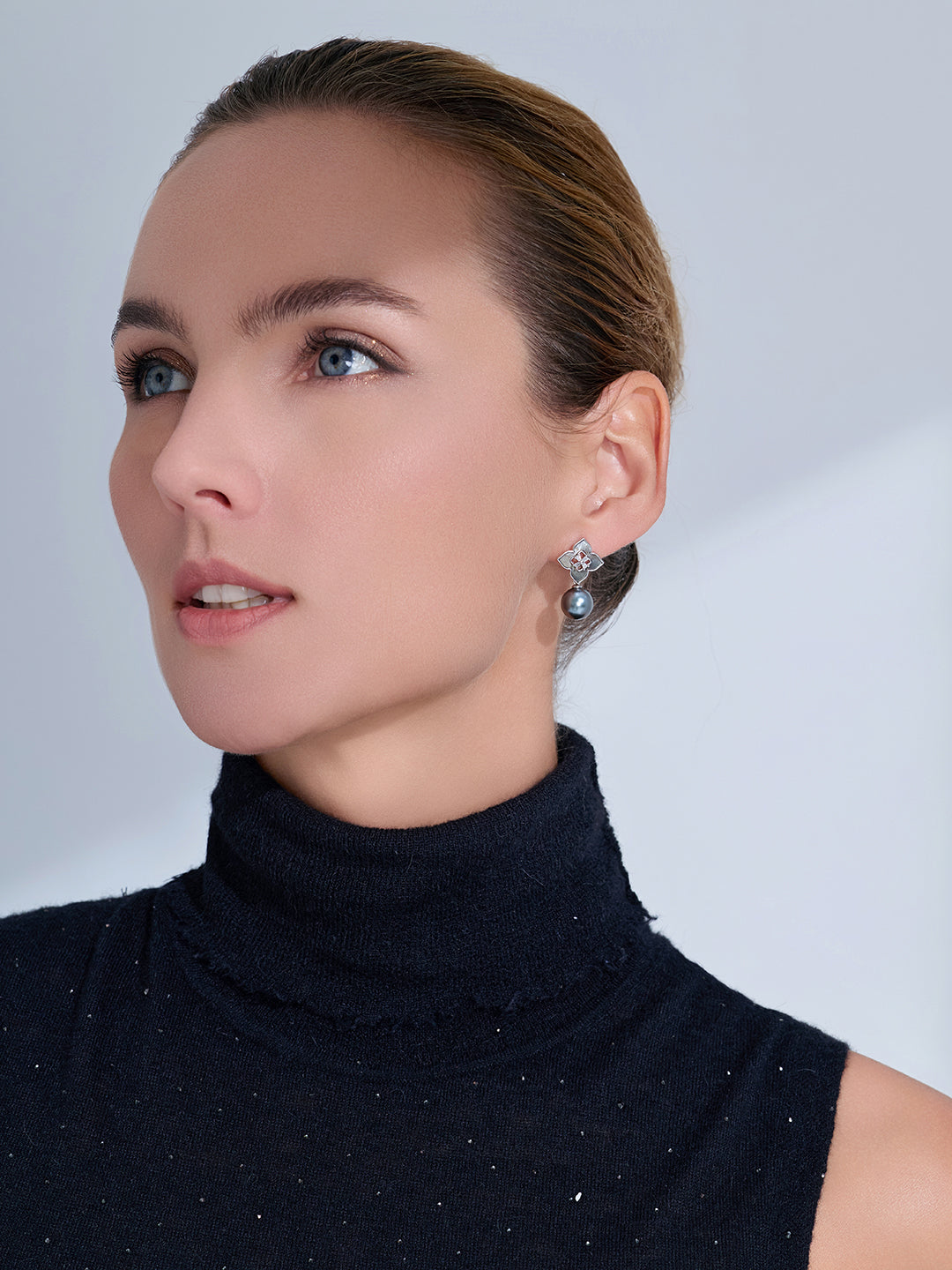 Top Lustre Tahitian Pearl Earrings WE01086 | PERANAKAN