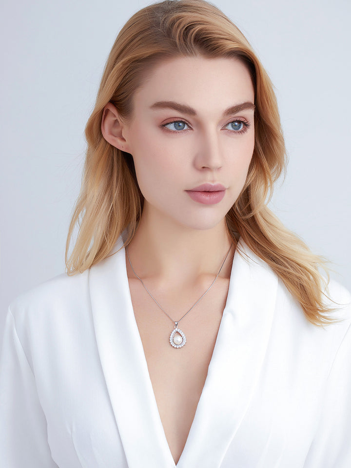 Elegant Freshwater Pearl Necklace WN00026