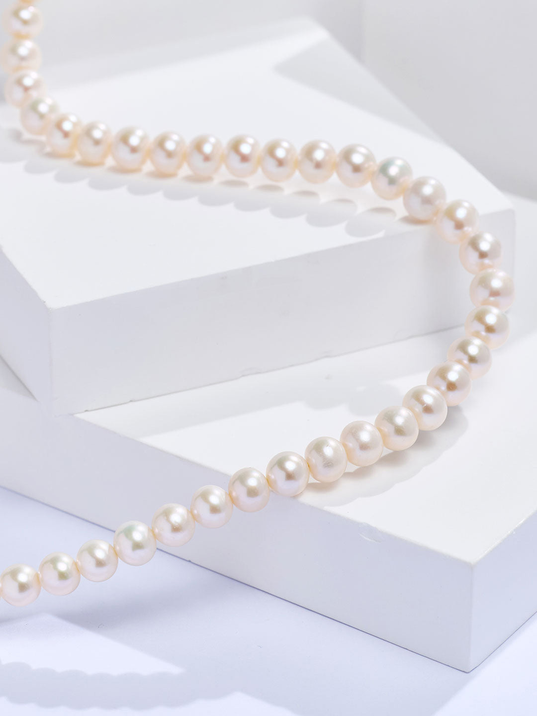 Elegant Freshwater Pearl Necklace WN00222