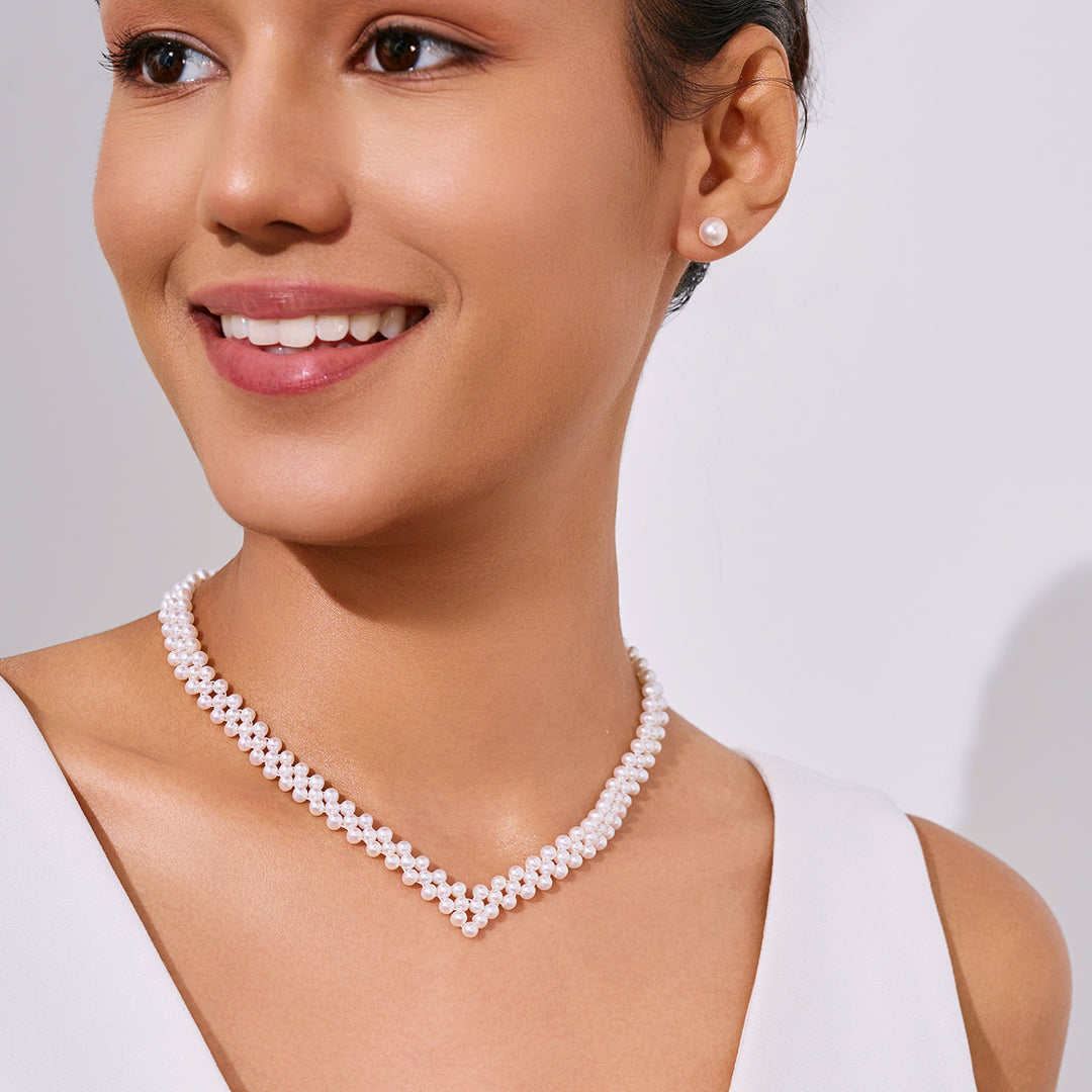 أقراط مسمارية من اللؤلؤ المائي العذب من الدرجة الأولى بذهب عيار 18 قيراط KE00023