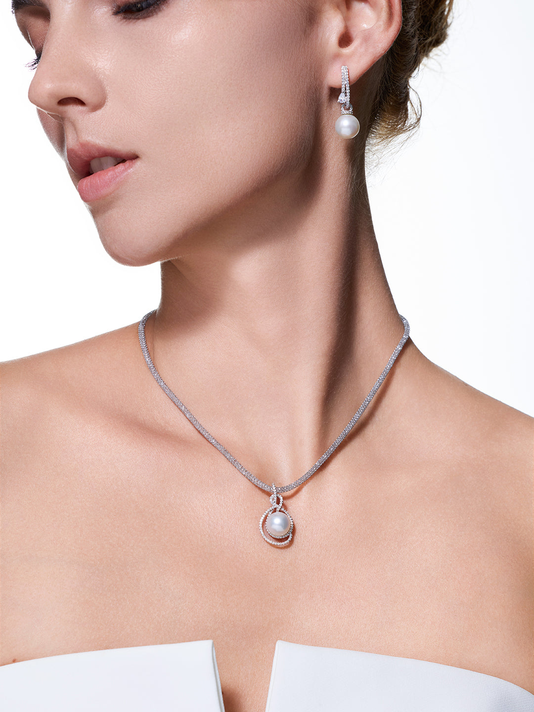 Top Lustre South Sea White Pearl Necklace WN00909