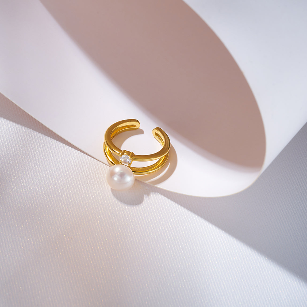 New Yorker Freshwater Pearl Ring WR00061 - PEARLY LUSTRE