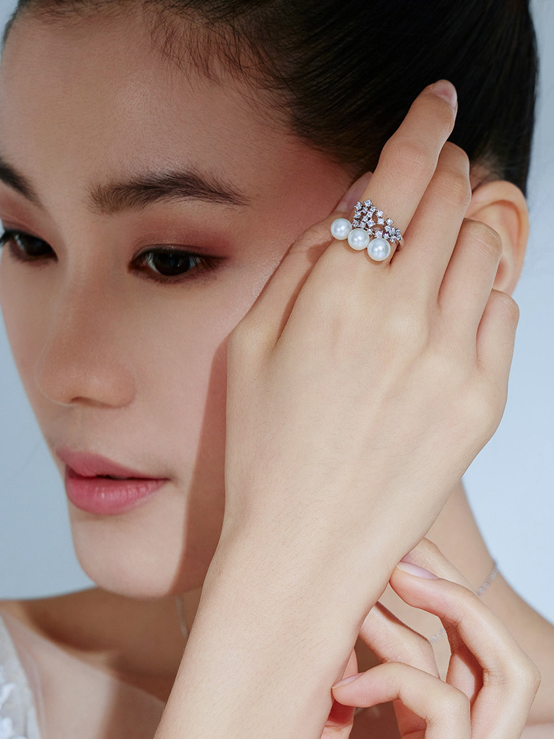 Elegante Anillo de Perlas de Agua Dulce WR00126 | CELESTE