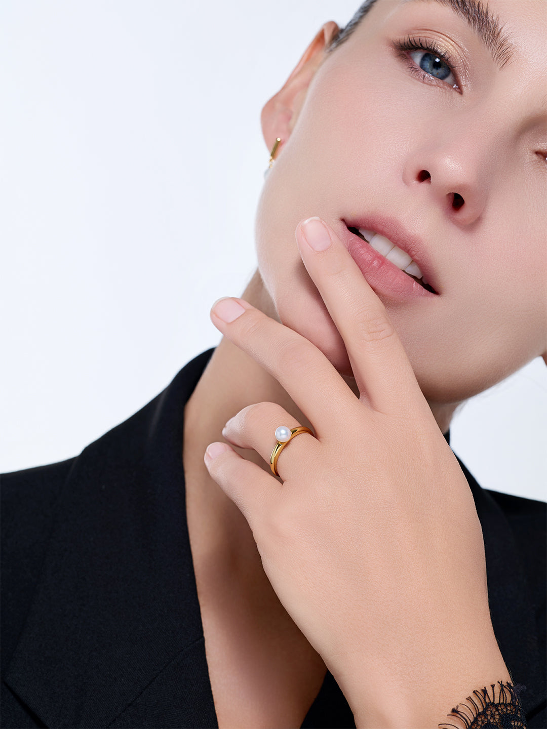 Elegante anello con perla d&