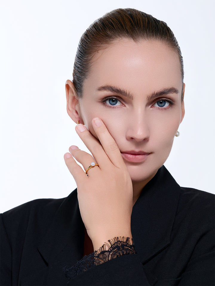 Elegante anello con perla d&