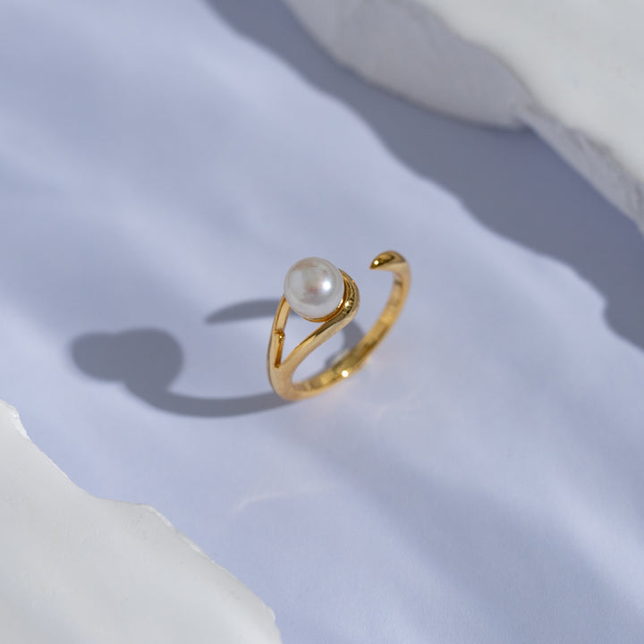 Freshwater Pearl Ring WR00220 | FLUID - PEARLY LUSTRE