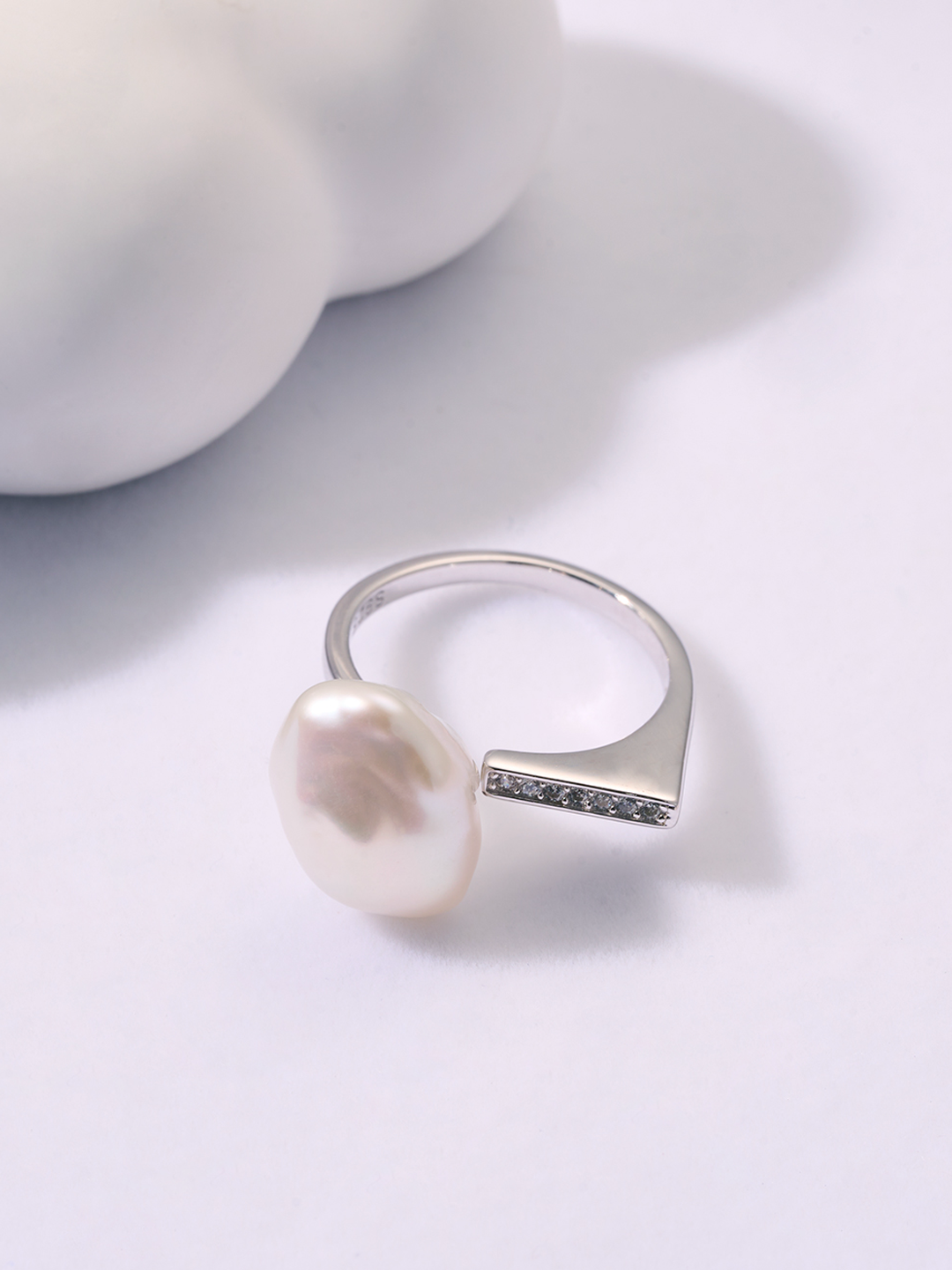 Anillo de perla de agua dulce barroca WR00300 | NUBE