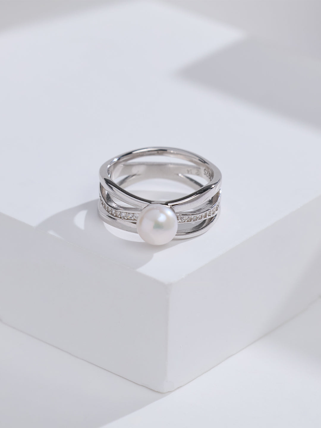 Ring aus Süßwasserperlen in Top-Qualität WR00438 | MARINA BAY