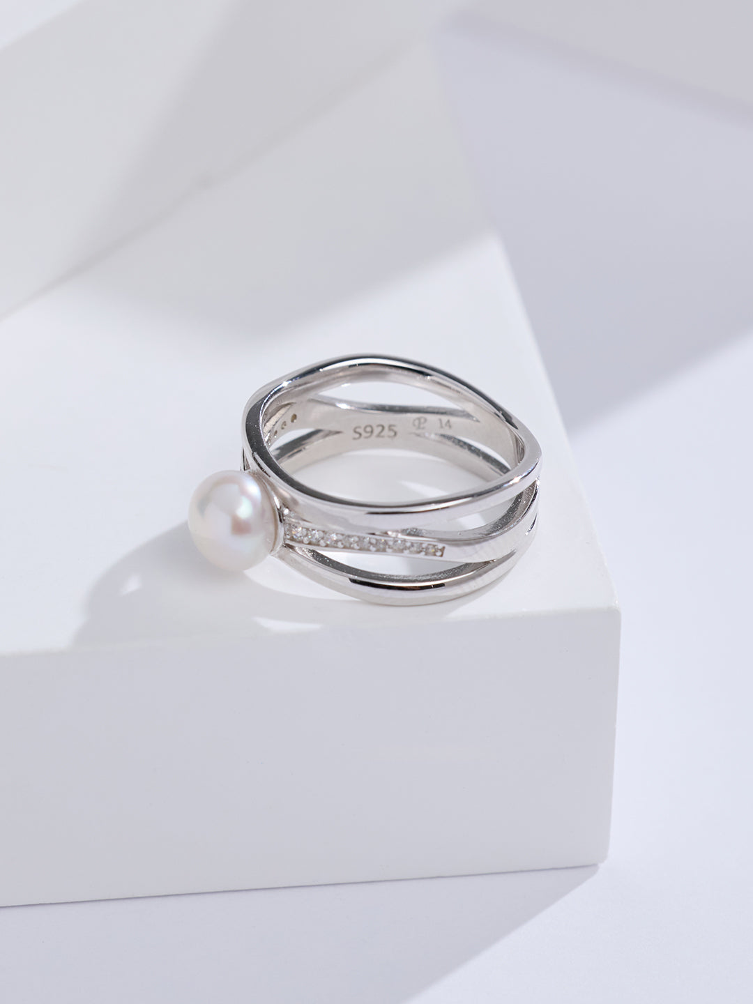 Ring aus Süßwasserperlen in Top-Qualität WR00438 | MARINA BAY