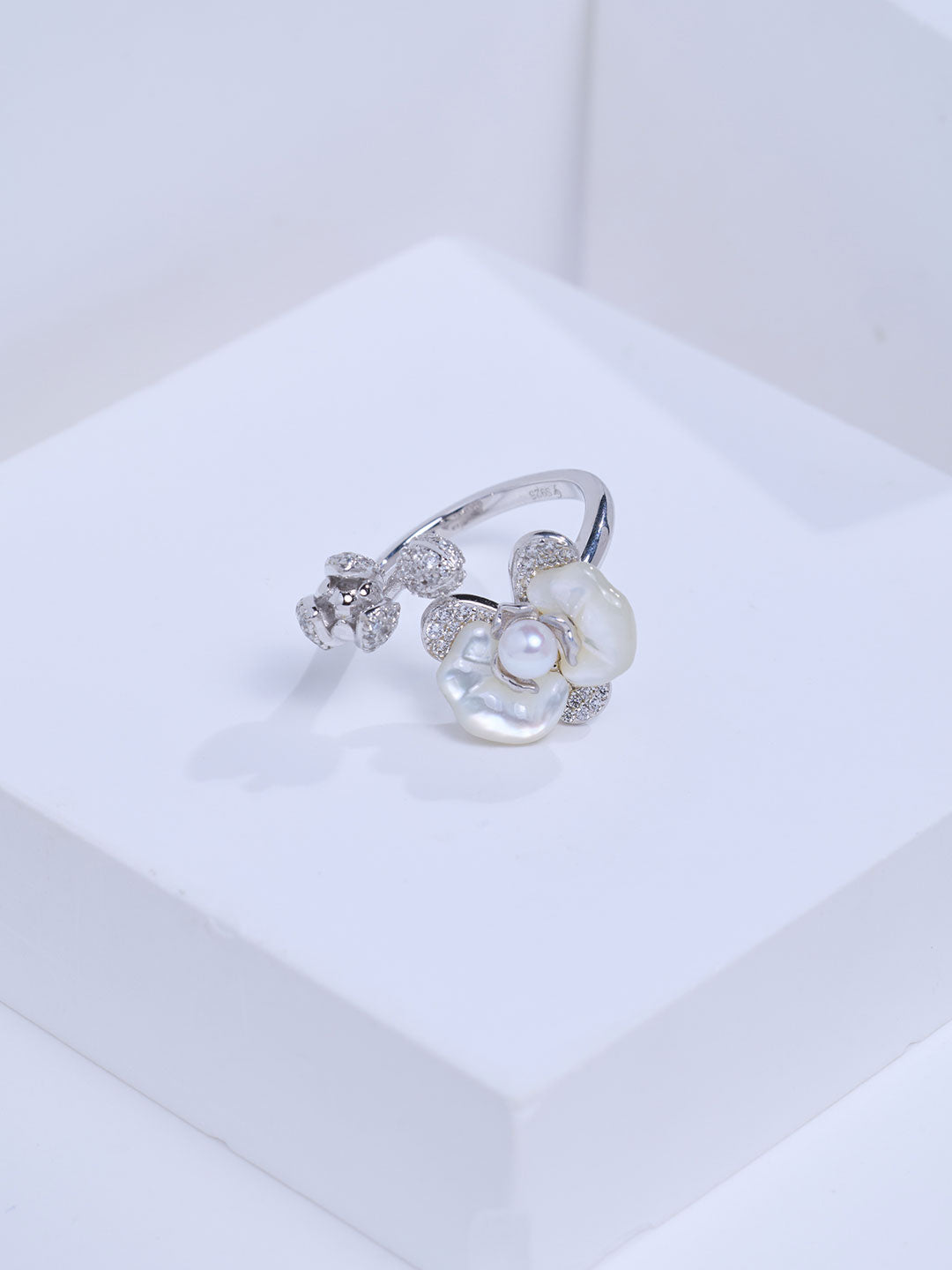 Top Grade Freshwater Pearl Rings WR00472 | ORCHID