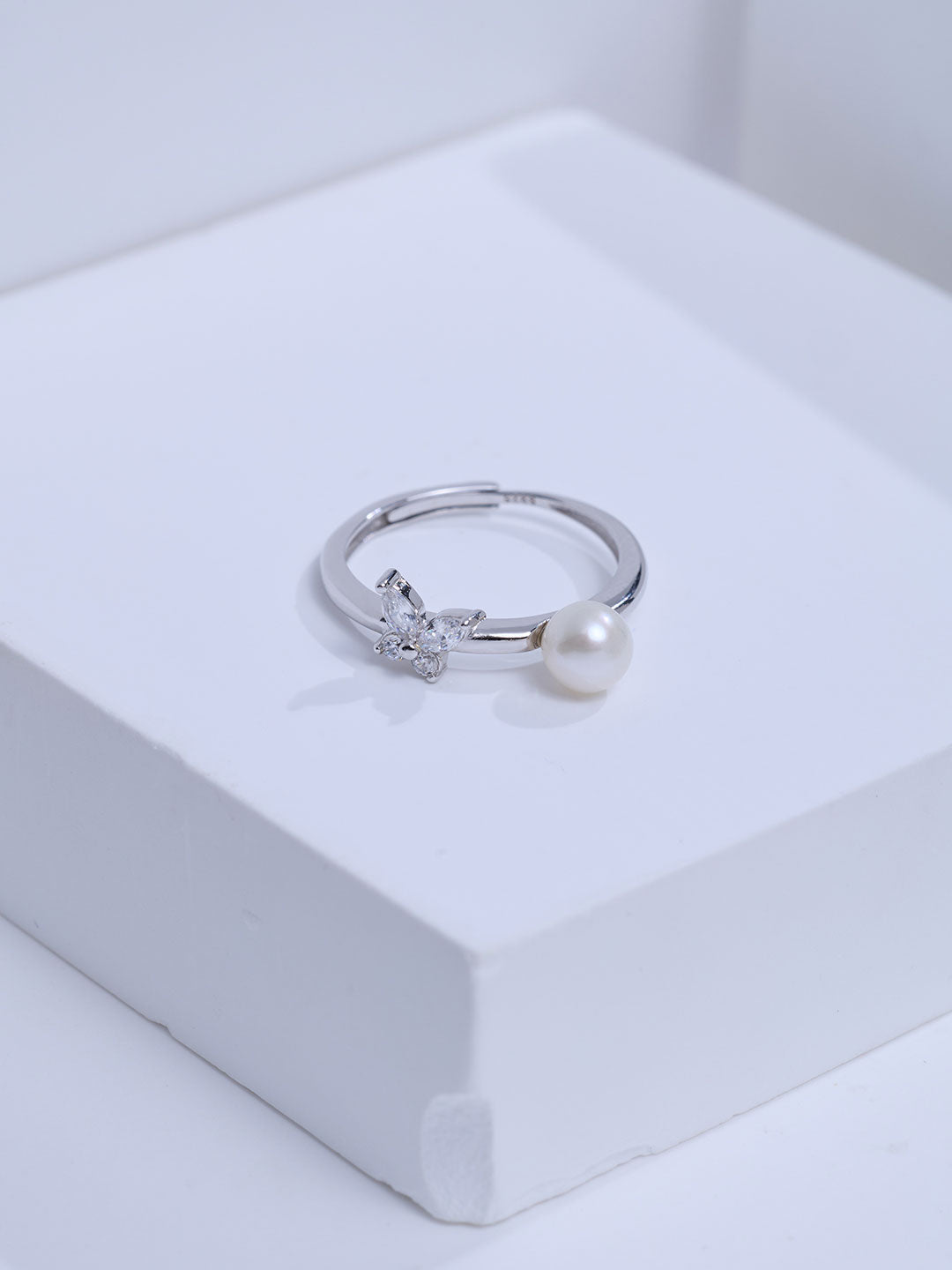 Top Grade Freshwater Pearl Ring WR00480 | BUTTERFLY